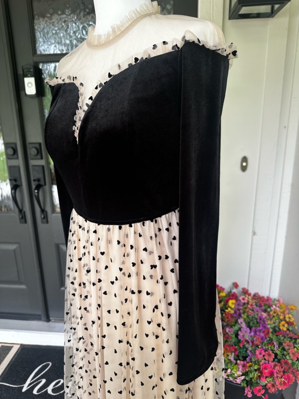 Women’s MOTF Small Elegant Black Velvet & Cream with Hearts - Long-Sleeve Dress - Picture 3 of 8